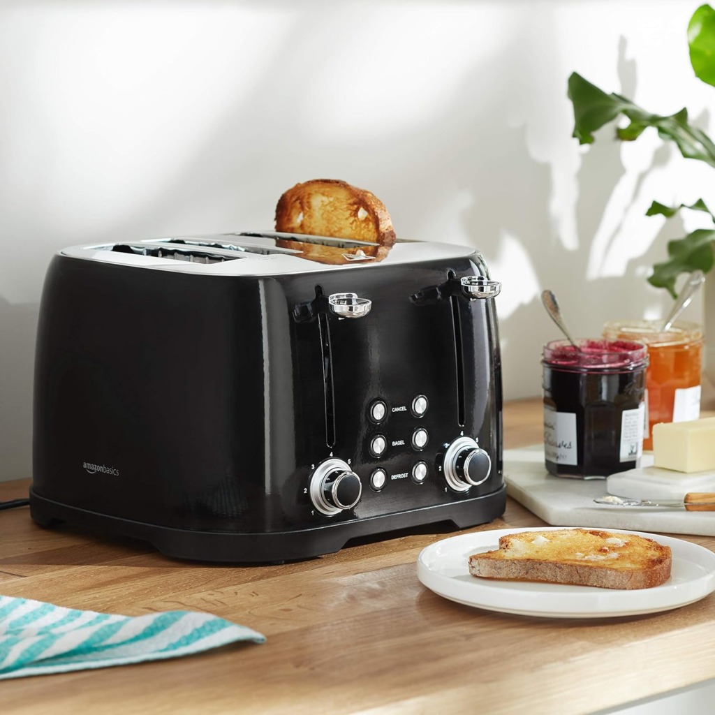 Amazon Basics 4 slice toaster with 6 browning settings – one of the best toasters for family kitchens